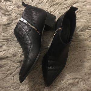 Everlane Boss Bootie Black